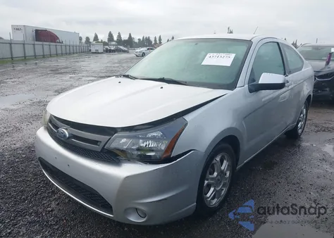 2010 Ford Focus Se z USA, uszkodzony, nr VIN 1FAHP3CN7AW182498